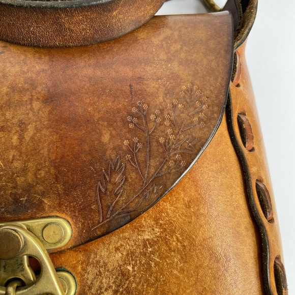 SOLD🔥Beautiful Vintage Leather Satchel - Picture 4 of 9